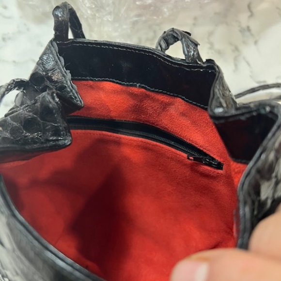 Leather 'snakeskin' purse with unique clasp - Picture 6 of 6